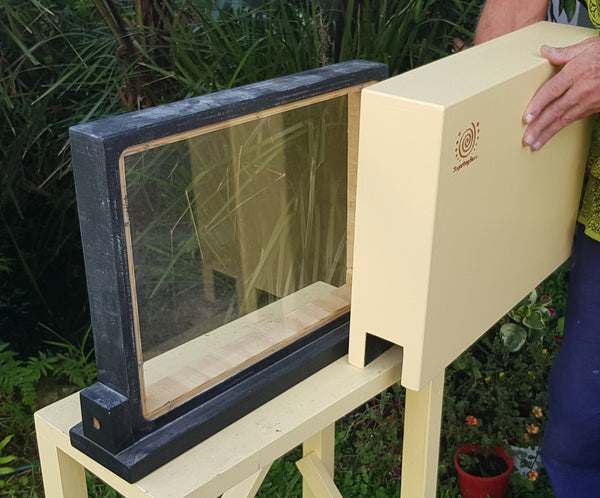 Flat and Vertical Observation Hives